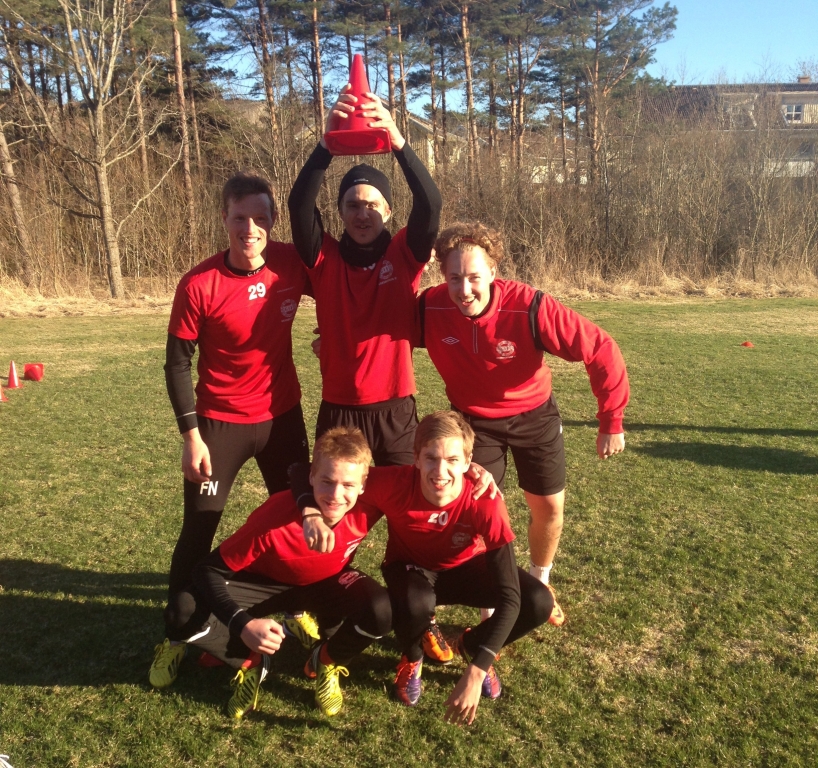 13-05-02 Fotbollstennismästare 2013