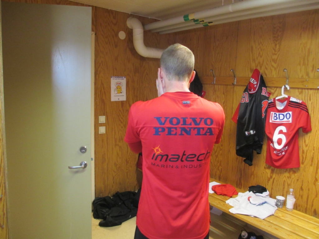 Uppvärmningströjan på kapten Markus