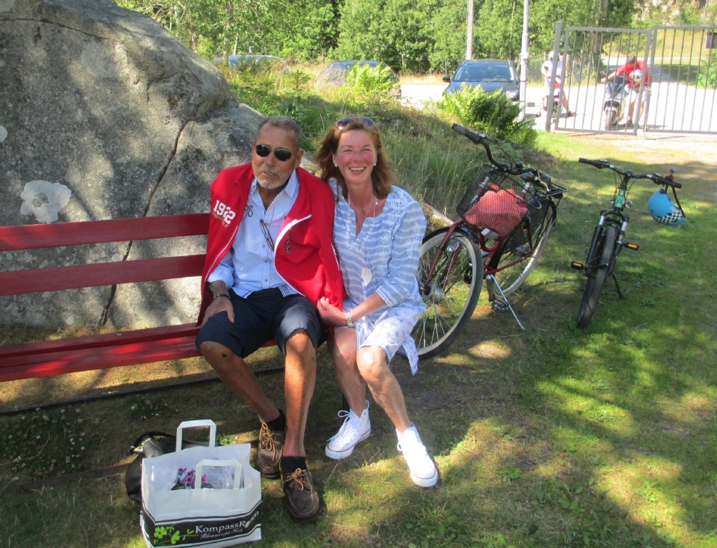 En glad donator Jan med sambo Petra