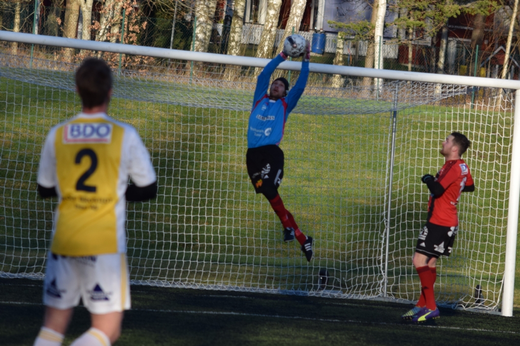 Röd/Svart-Gul/Vit 0-1