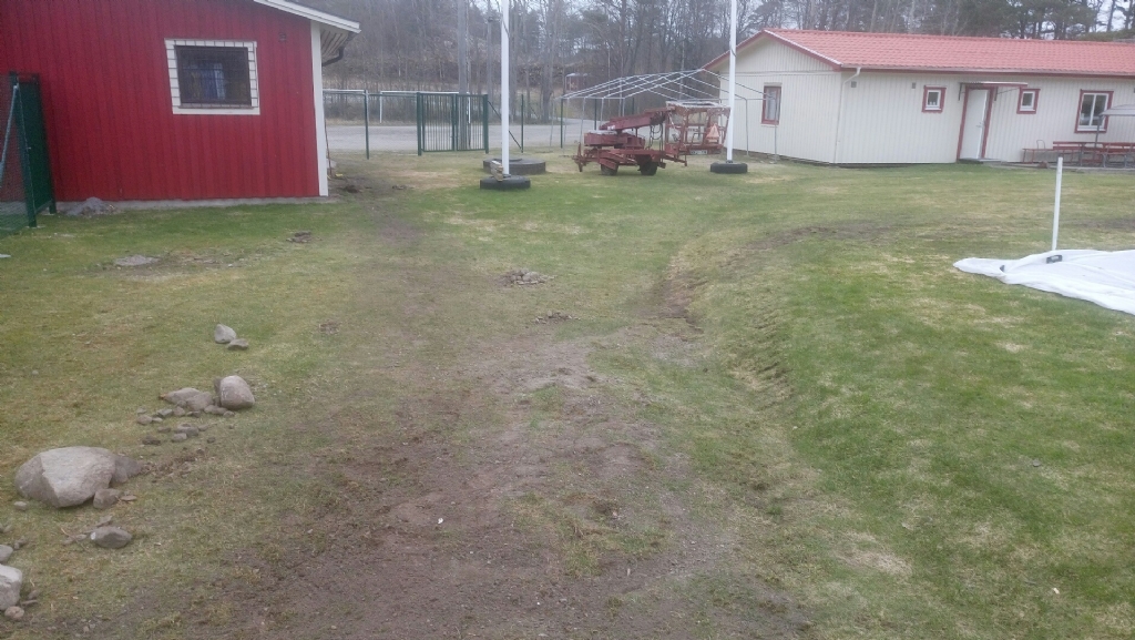 19 april Nedgrävning pågår ..