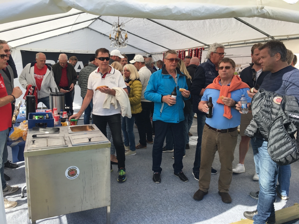 GIF Loungen med partnermingel