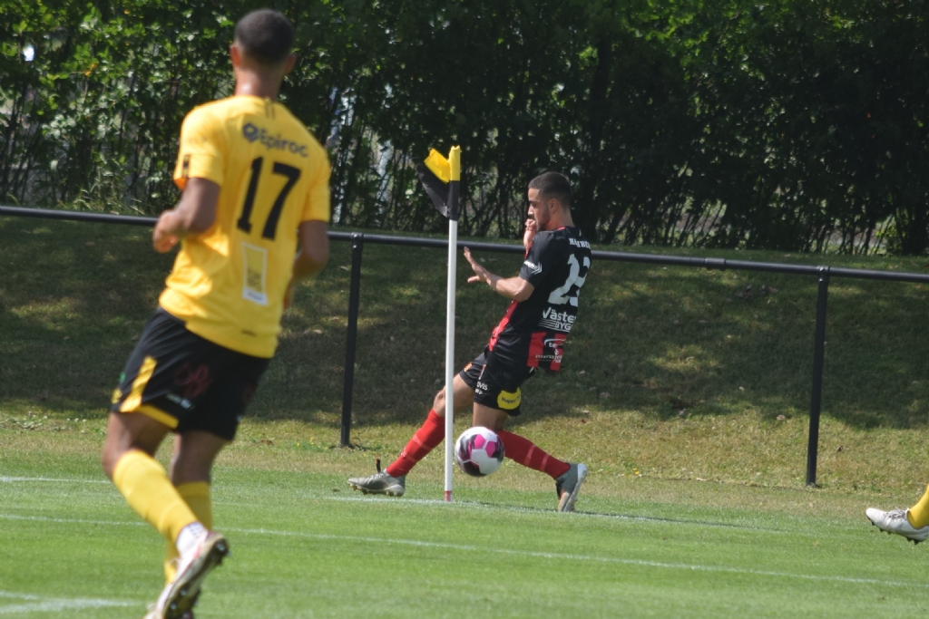 Felipe Lazcano Fernandez väggar med hörnstolpen