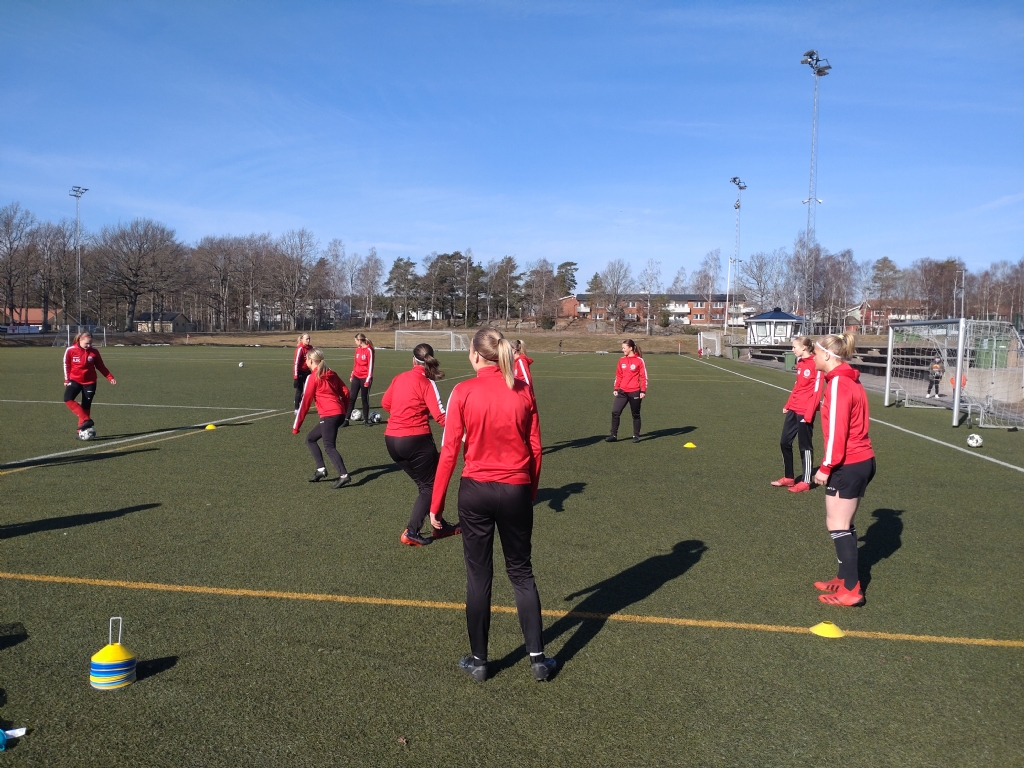 Damlag inför premiären 2022