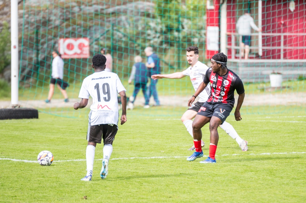 Grebbestad-Vänersborgs FK 3-0