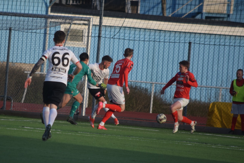 Kongahälla-Grebbestad 2-2