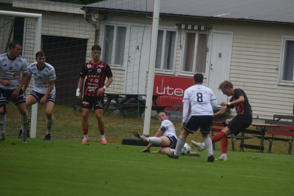 Grebbestad-Mellerud 1-2