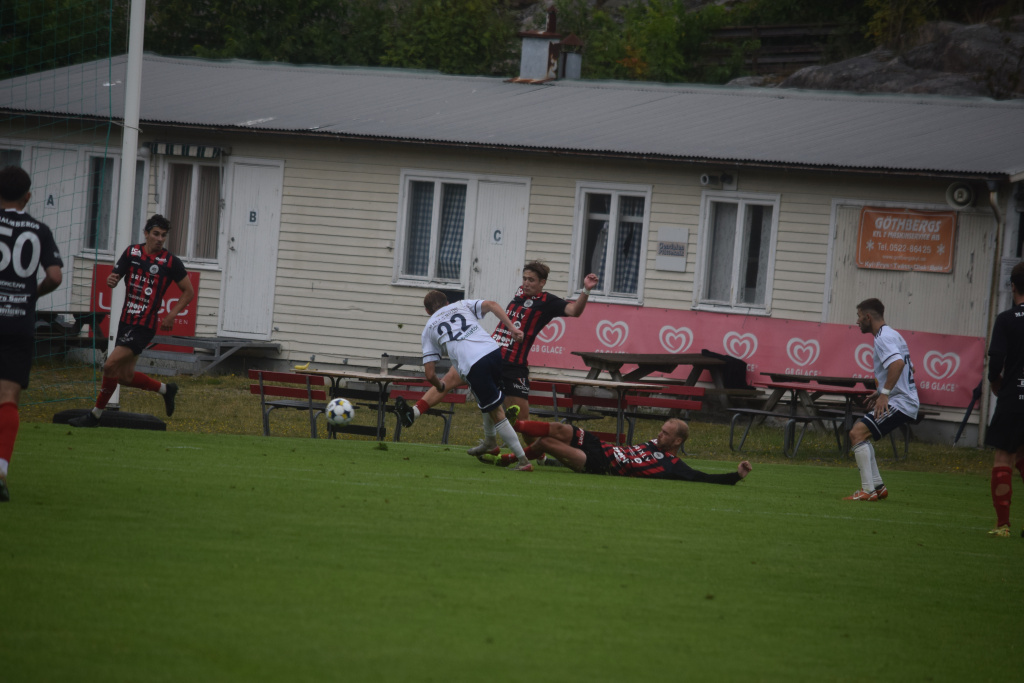 Grebbestad-Mellerud 1-2