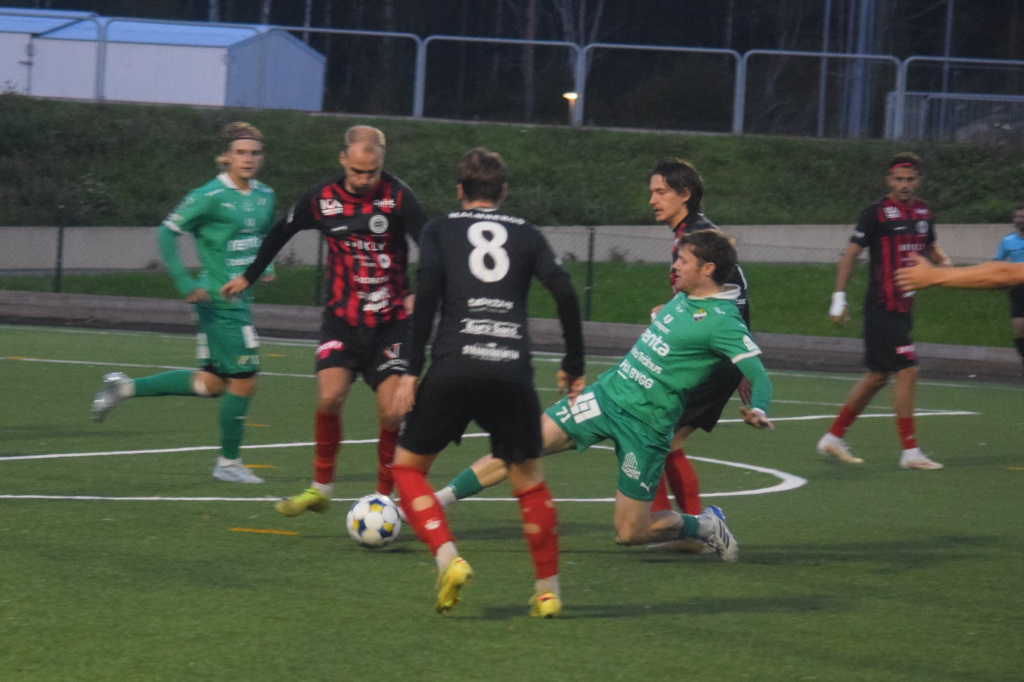 Grebbestad-Ljungskile 5-3 efter straffar
